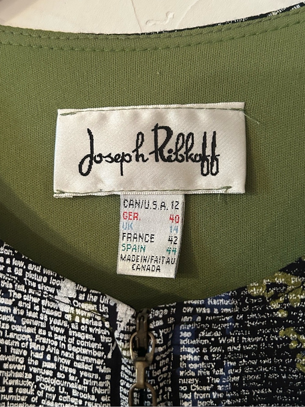 Joseph Ribkoff Women’s Size 12 B&W Newspaper Print Green Shoulder Padded Jacket - Picture 4 of 11